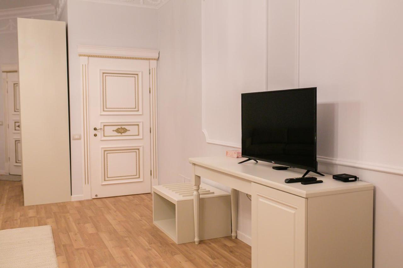 Vila Ferdinand Modern Rooms In Tirana'S Center מראה חיצוני תמונה