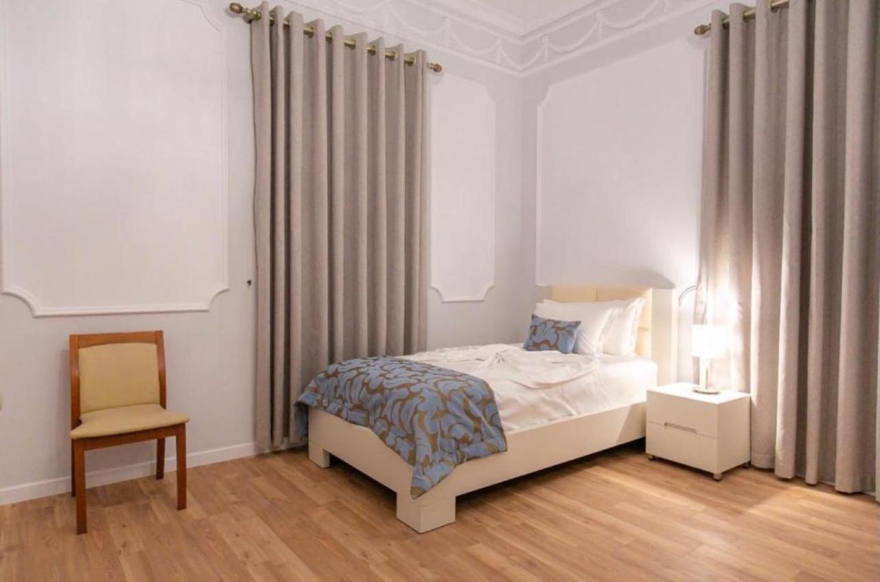 Vila Ferdinand Modern Rooms In Tirana'S Center מראה חיצוני תמונה