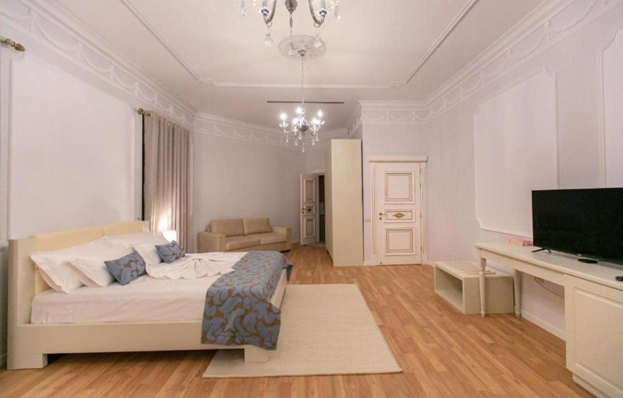 Vila Ferdinand Modern Rooms In Tirana'S Center מראה חיצוני תמונה